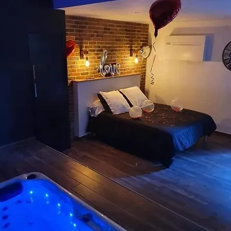 Chambre Romantique Avec Spa Privatif Ferriere-la-Grande Exterior photo
