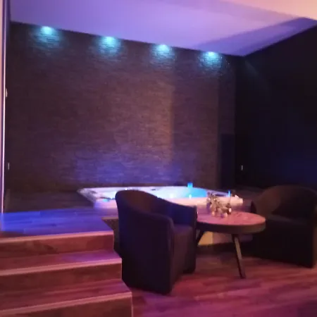 Chambre Romantique Avec Spa Privatif Ferriere-la-Grande Exterior photo